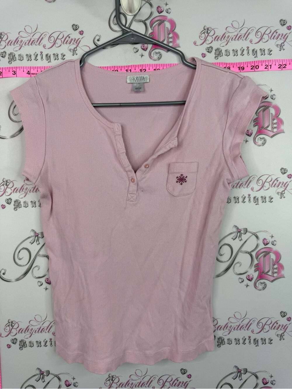 La SENZA y2k top snowflake Light Pink Ribbed Short Sleeve Henley Top